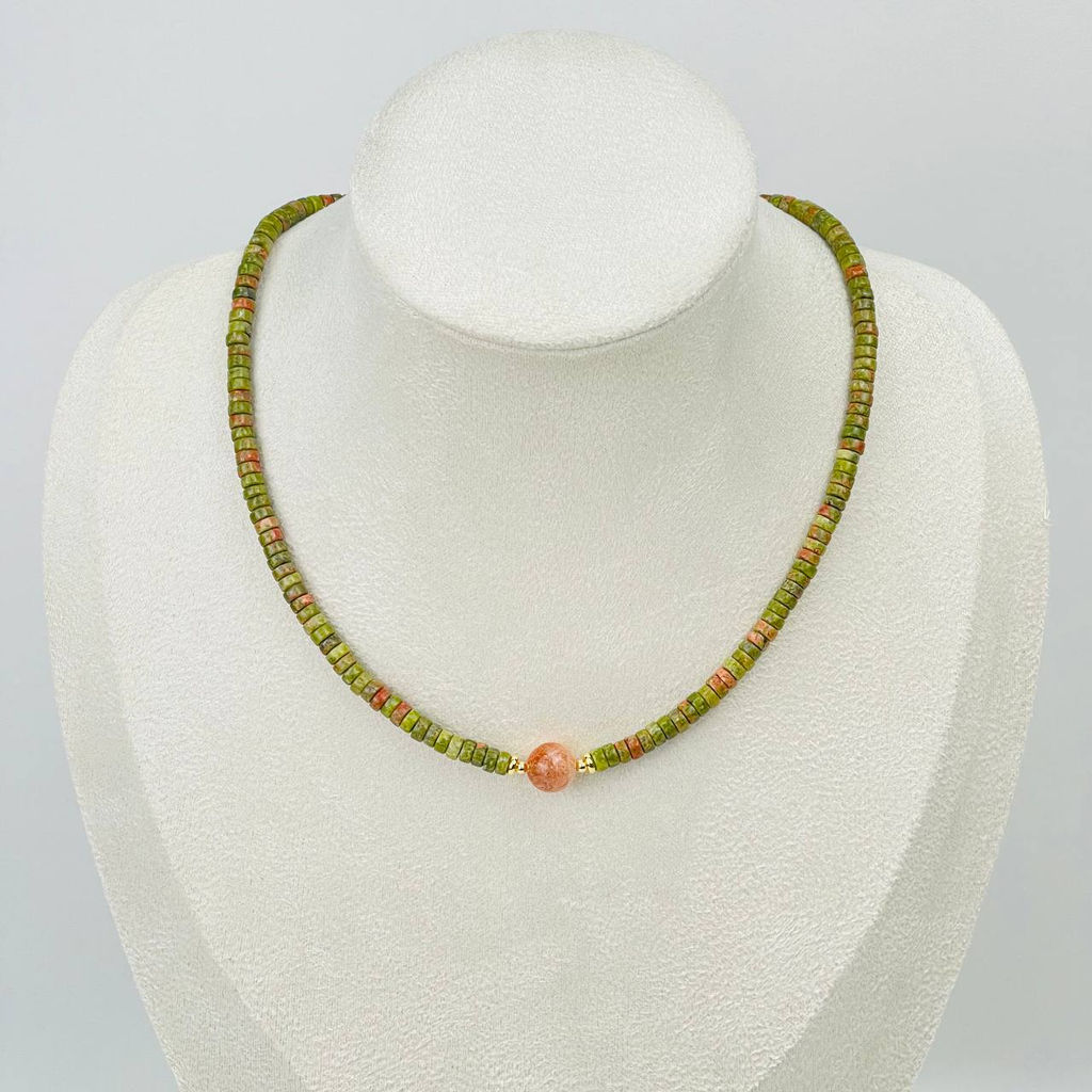 Колье из Унакита и Солнечного камня 38 см +