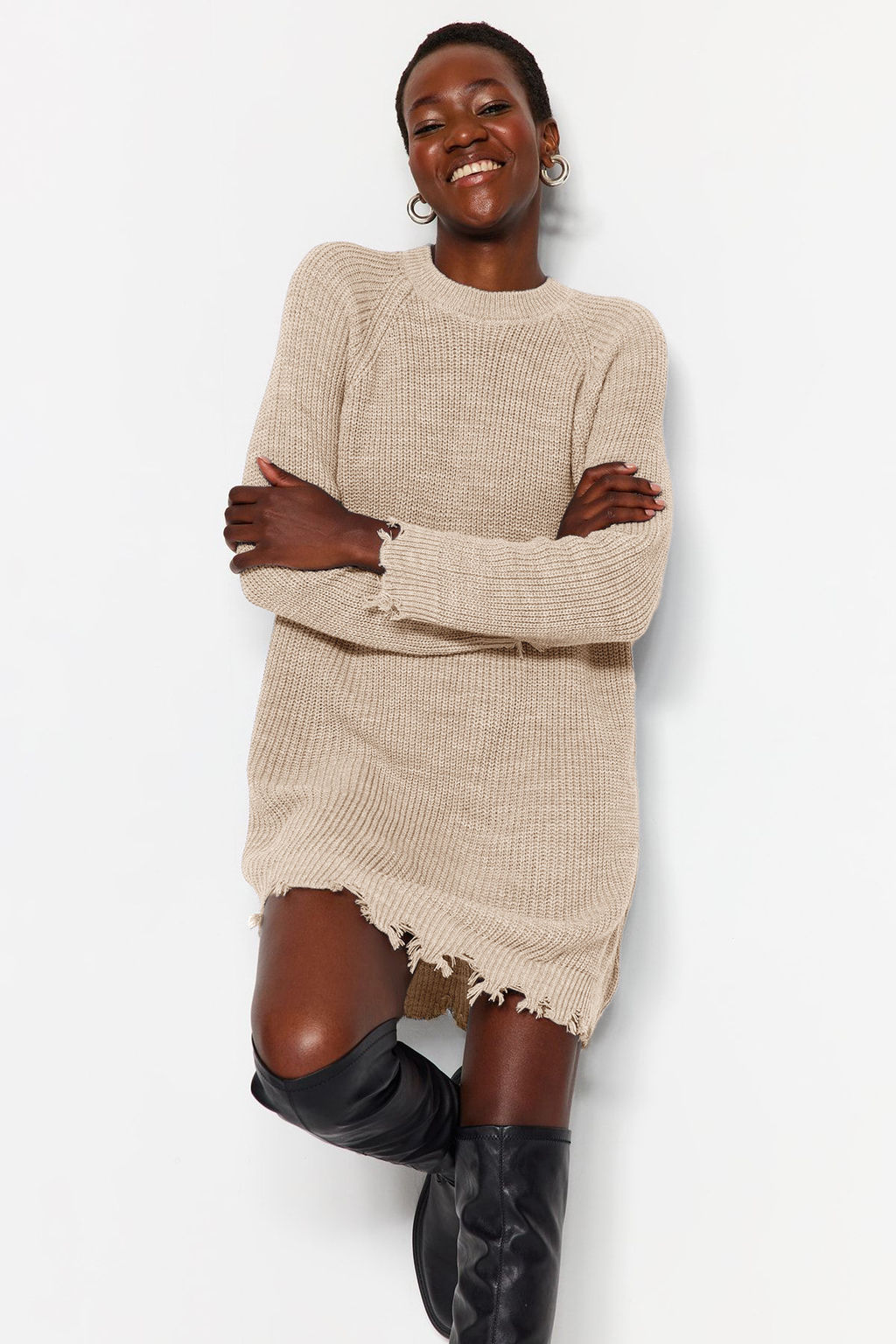 TRENDYOLMILLA Haki Mini Triko Genis Kal?p Ak?tma Detayl? Duz Elbise TWOAW24EL00113 фото 29