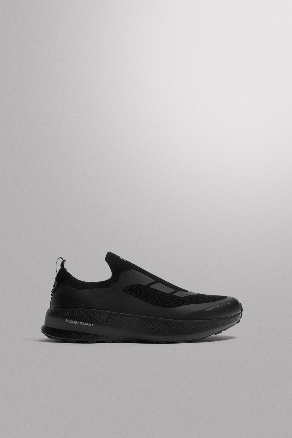 LACELESS RUNNING TRAINERS