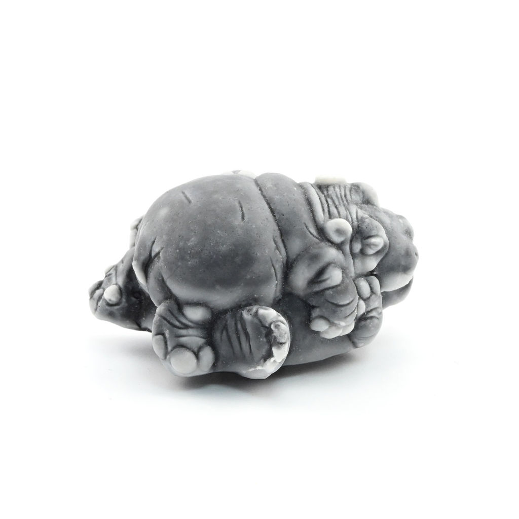 Магнит из мрамолита "Бегемотики" (камасутра) 40*28*20мм Радуга камня