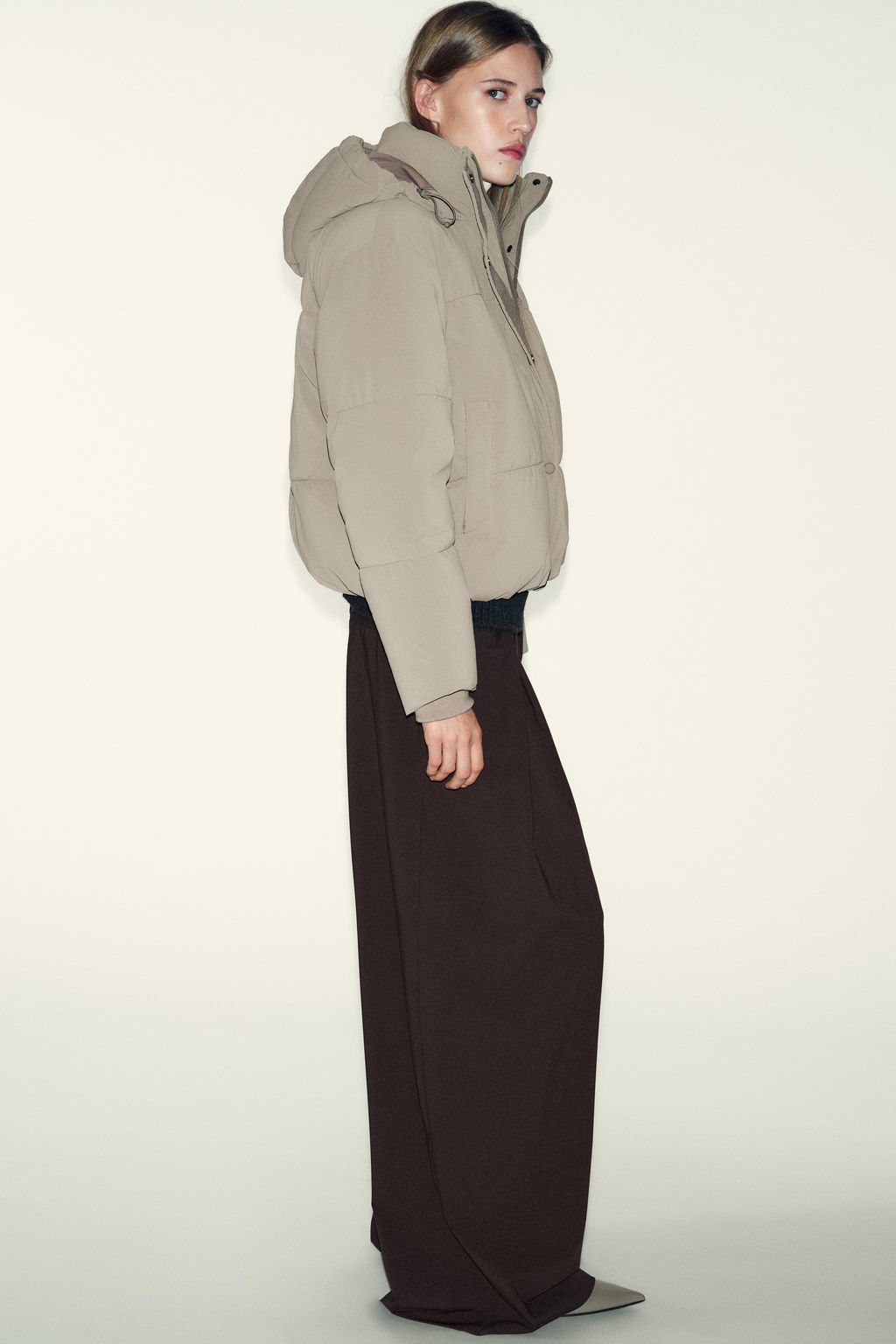 WATER-REPELLENT AND WINDPROOF SHORT HOODED ANORAK