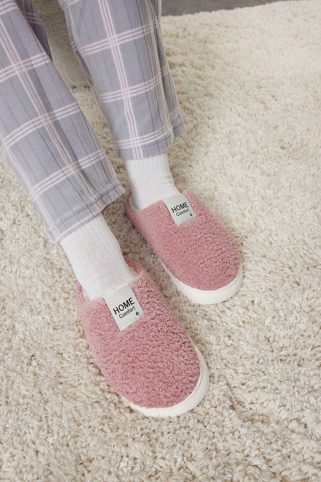 Trendyol Shoes Bej Pelus Dokuma Etiket Detayl? Kad?n Ev Terligi TAKAW25ER00012 - Trendyolmilla фото 2