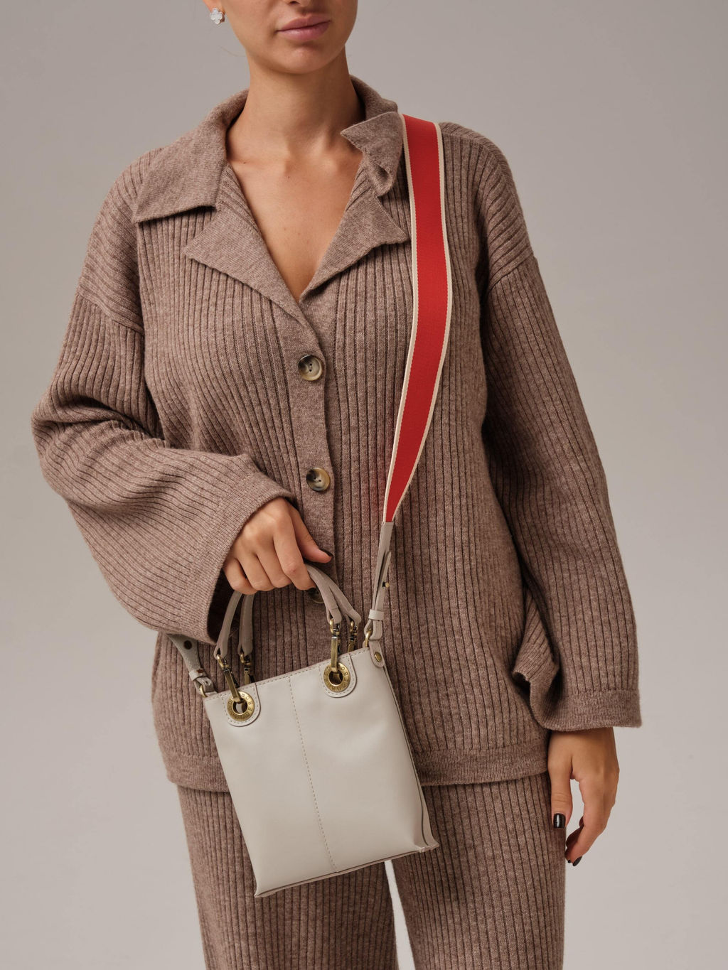 Сумка кожаная кросс-боди Deboro 30347 бежевая ваниль