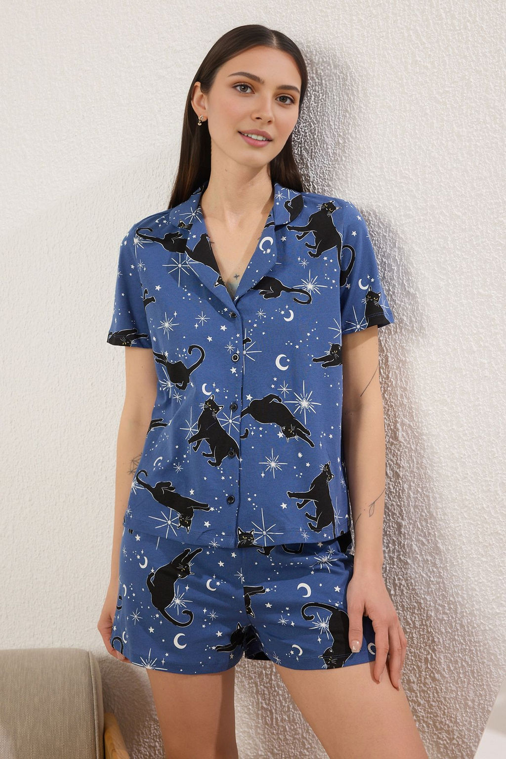 Trendyolmilla Lacivert %100 Pamuklu Kedi ve Galaksi Desenli Sortlu Orme Pijama Tak?m? THMSS25PT00370  фото 3