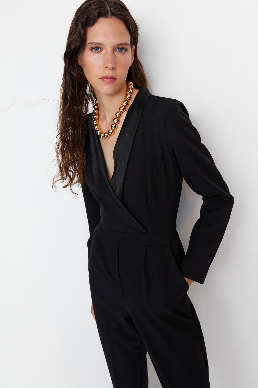 TRENDYOLMILLA Limited Edition Uzun Siyah Saten Yaka Detayl? Dokuma Tulum TWOAW23TU00052  фото 3