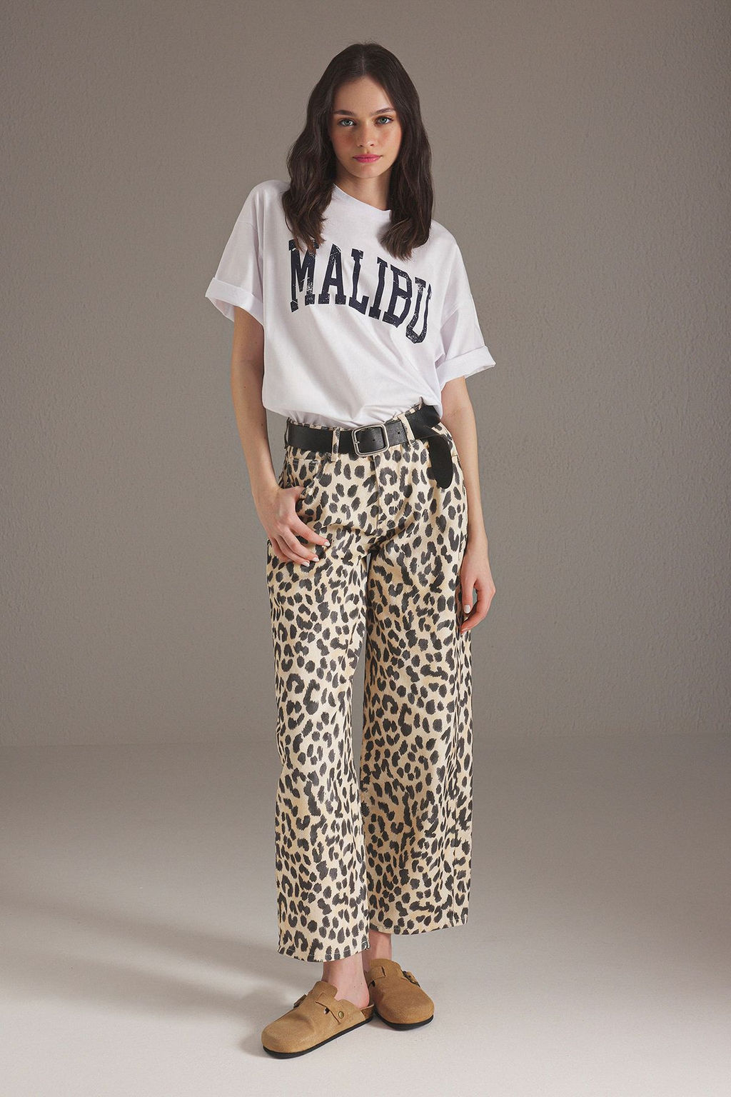 Cok Renkli Animal Leopar Desenli Normal Bel Baggy Jeans TWOSS25JE00246