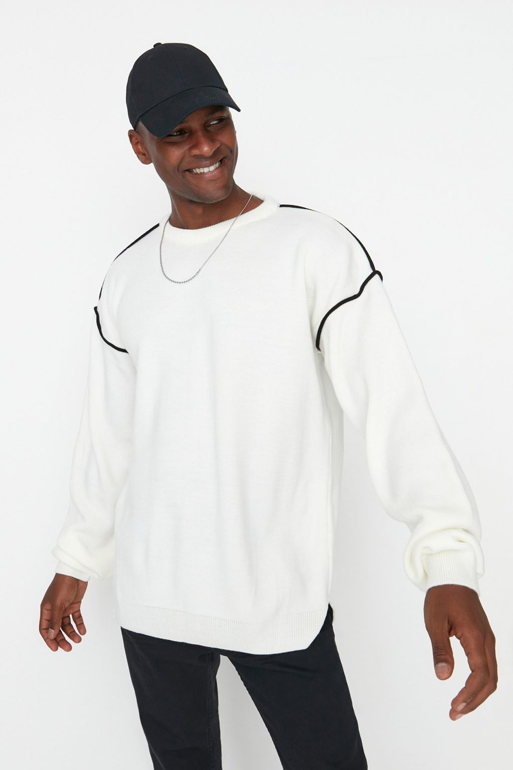 TRENDYOL MAN Siyah Oversize Bisiklet Yaka Biye Detayl? Triko Kazak TMNAW22KZ0142 - Trendyolmilla фото 2