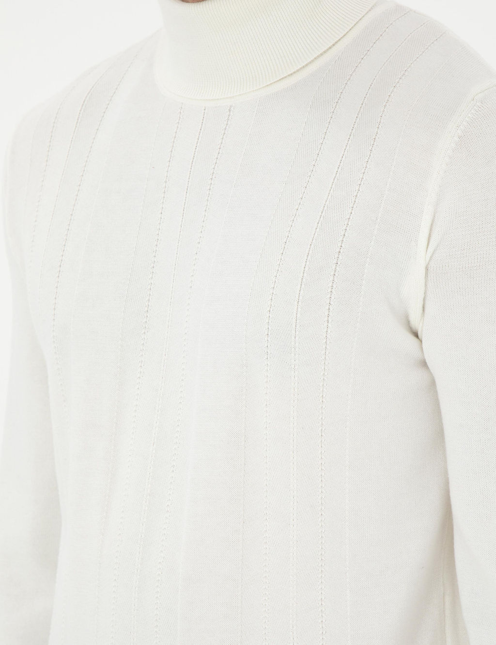 Ekru Slim Fit Bal_k__ Yaka Triko Kazak