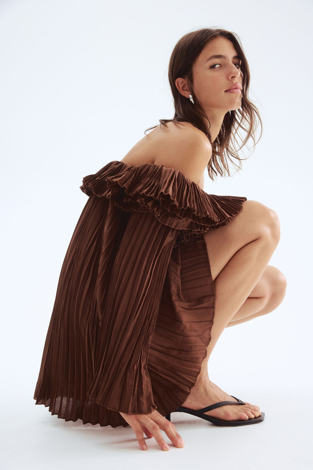 Vestido off-the-shoulder plisado - H&m фото 2