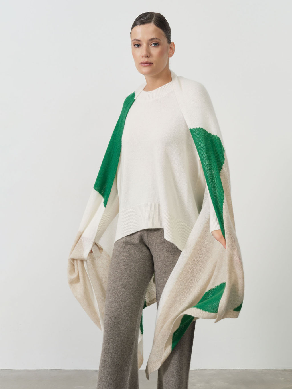 Палантин из кашемира 09043 зеленый