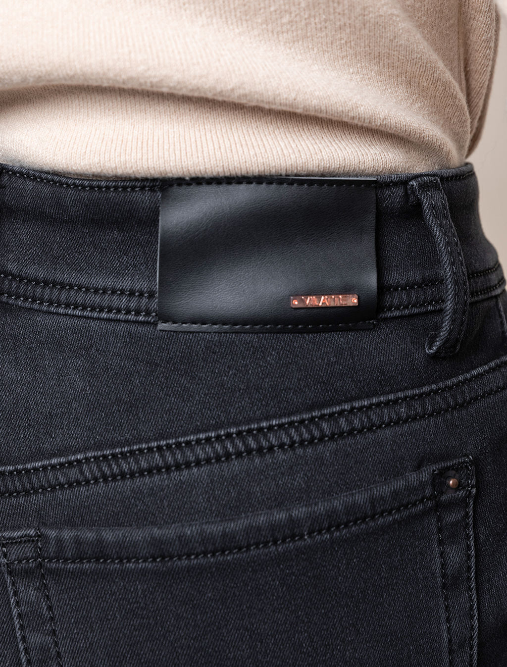 VILATTE / Джинсы mom-fit на ФЛИСЕ с эластаном  фото 9