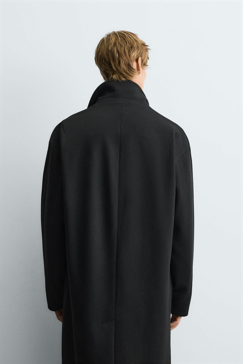 WATER-REPELLENT STRUCTURED COAT