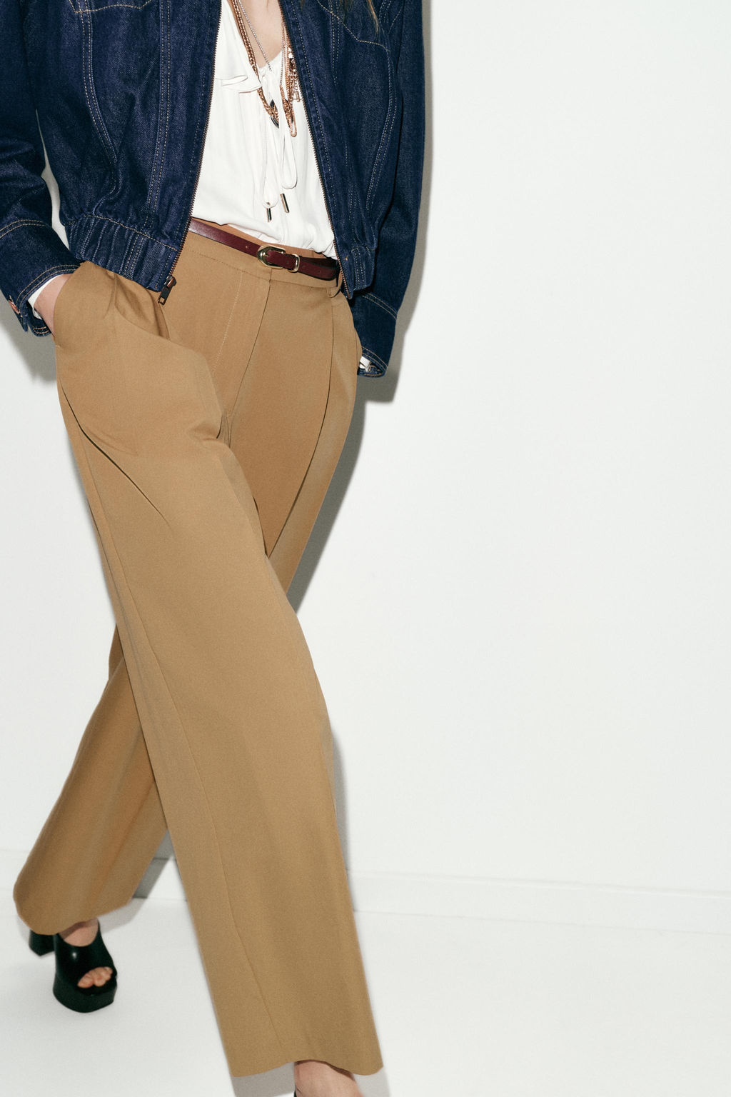 TROUSERS WITH BELT AND DARTS - Zara фото 12
