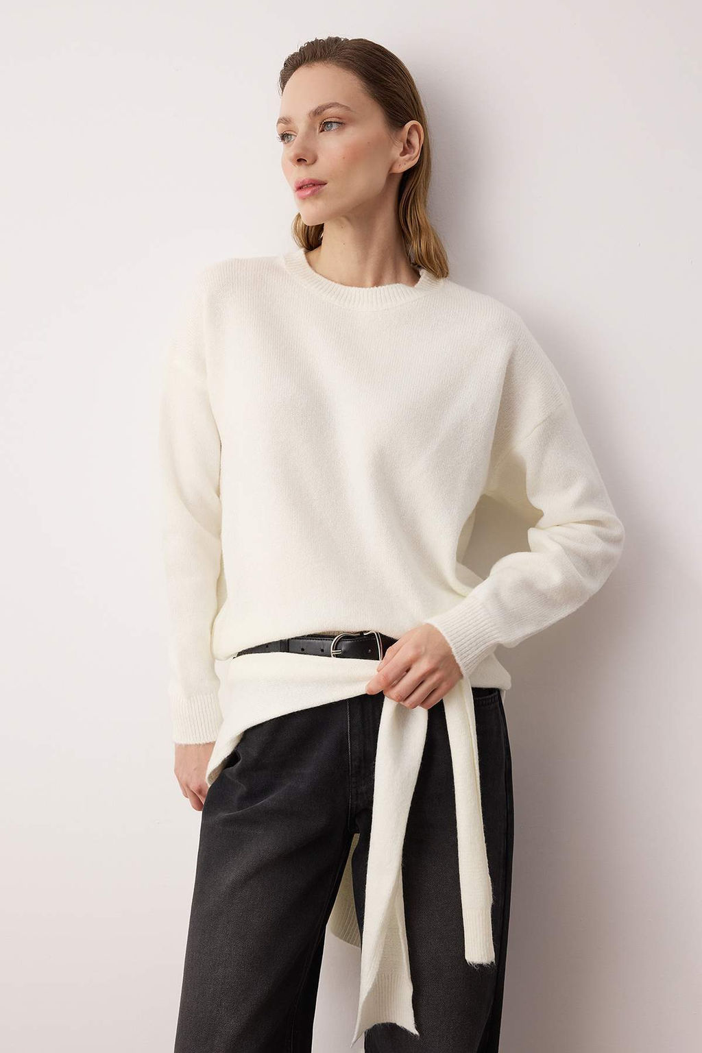 Ekru Yumusak Dokulu Genis Kal?p Sall? Triko Kazak TWOAW26KZ00166