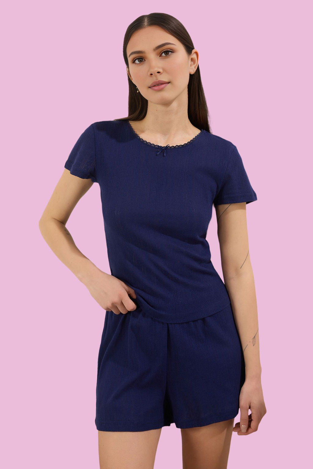 Trendyolmilla Lacivert %100 Pamuklu Yaka Dantelli Pointel Ajurlu/Delikli Sortlu Orme Pijama Tak?m? THMSS25PT00329
