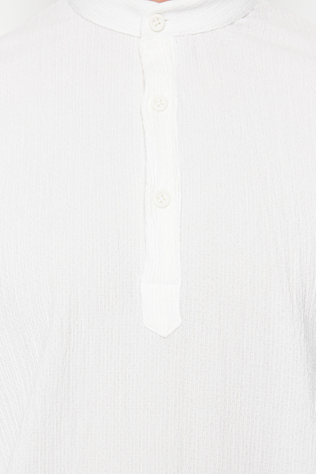 Ekru Regular Fit Yar?m Patl? Orme Rahat Gomlek TMNSS24GO00036