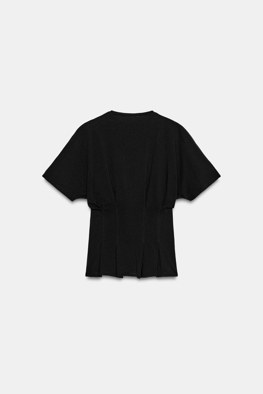 CAMISETA ENTALLADA PINZAS / Negro