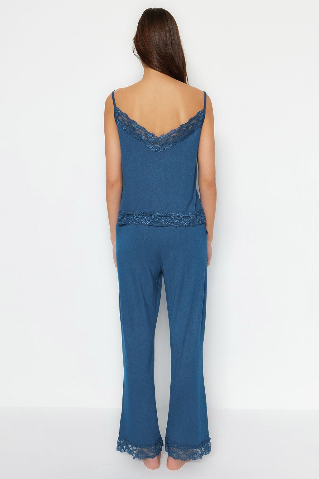 Trendyolmilla Siyah Dantelli ve Kurdele/Fiyonk Detayl? Ip Ask?l? Viskon Orme Pijama Tak?m? THMSS20PT0134  фото 6
