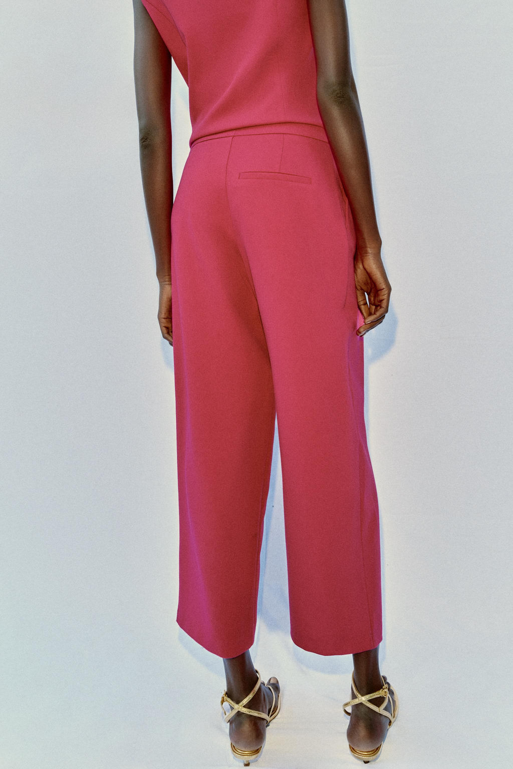 PANTAL?N CARROT PLIEGUES / Fucsia - Zara фото 4