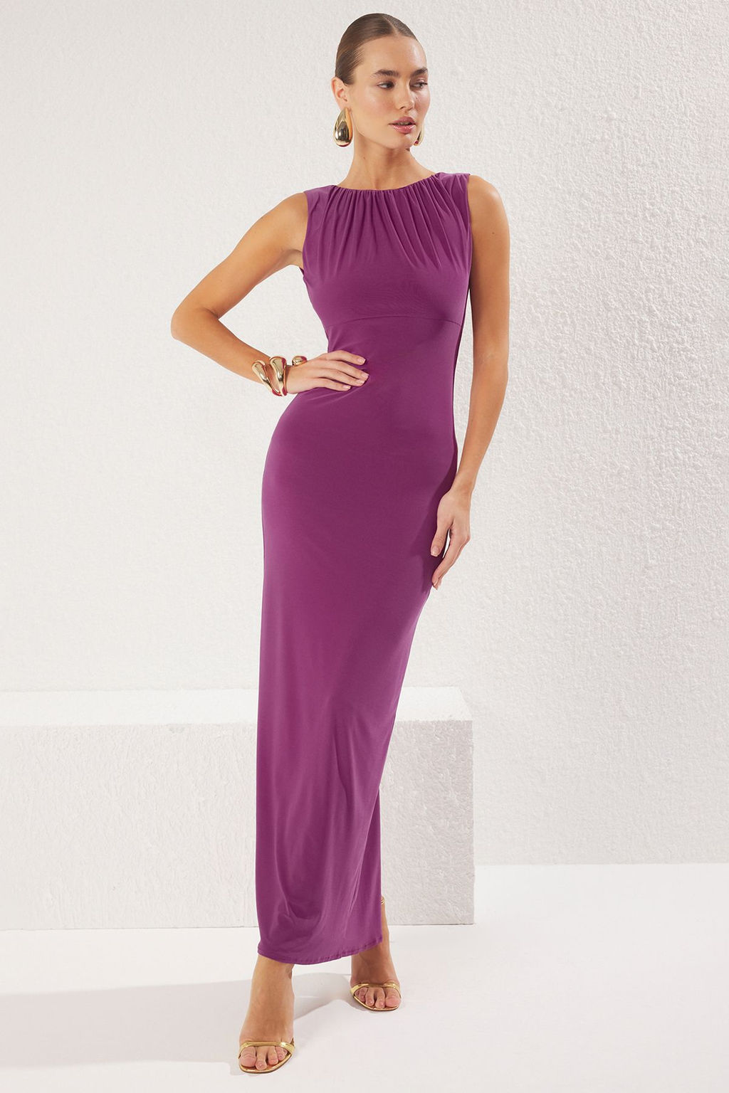 TRENDYOLMILLA Lacivert Buzgu Yaka Detayl? Orme Uzun S?k Abiye & Mezuniyet Elbise TPRSS25AE00116