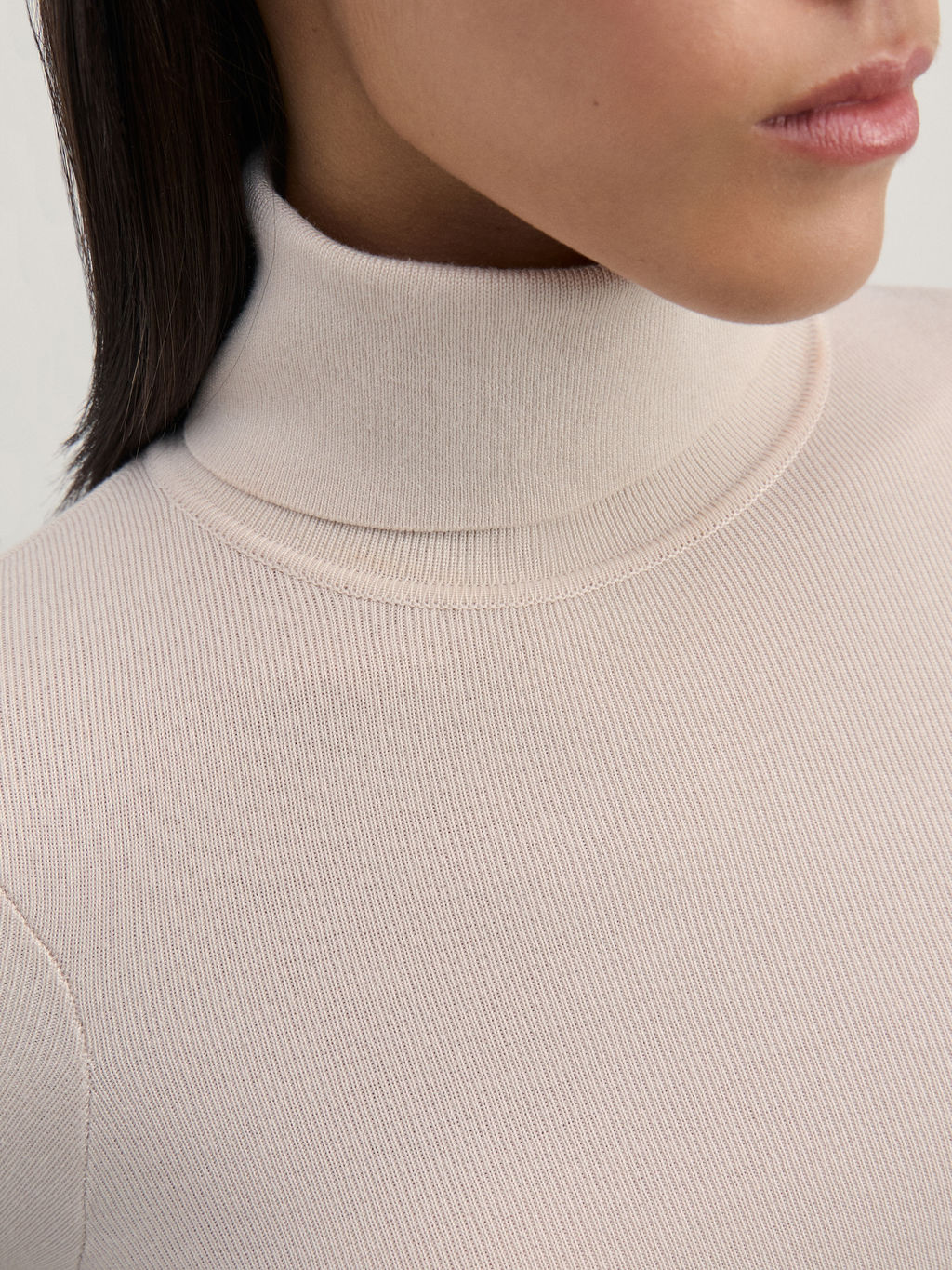 Джемпер с высоким воротником в риб / Zarina  фото 6