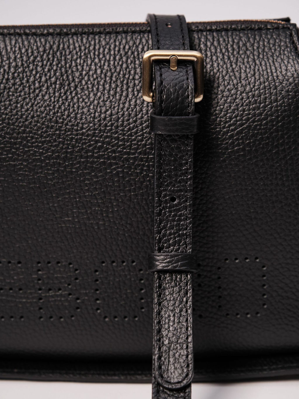 Сумка кожаная на плечо Deboro 30790 черный