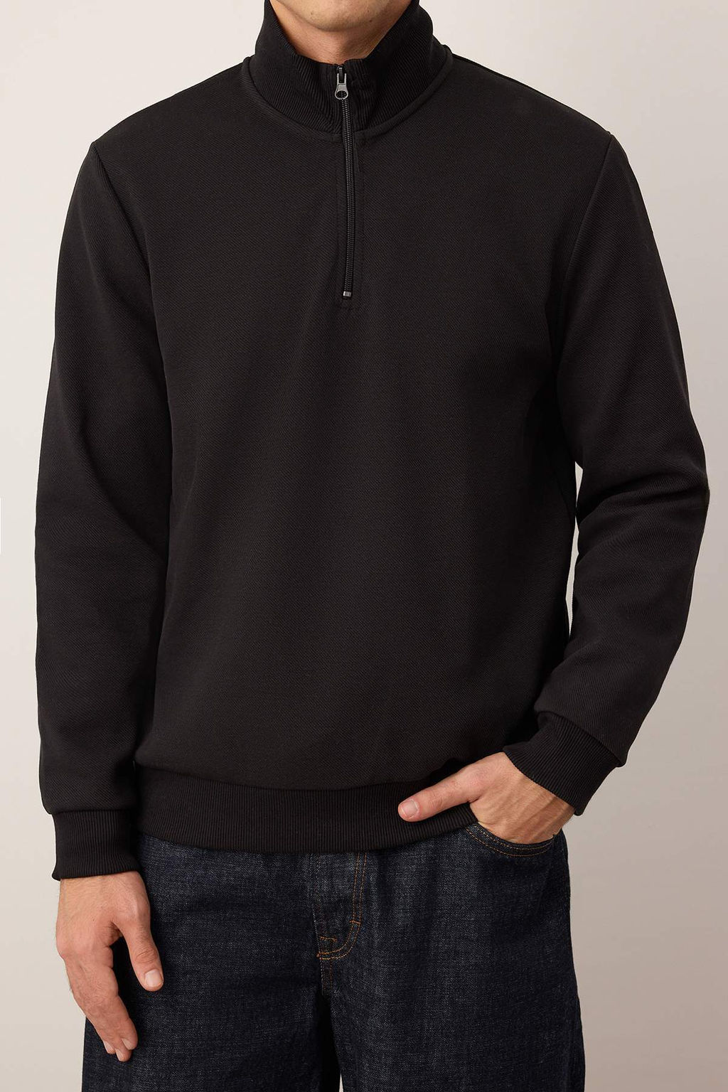Siyah Regular/Normal Kesim Kal?n Dik Yaka Sweatshirt TMNAW26SW00025 - Trendyolmilla фото 3