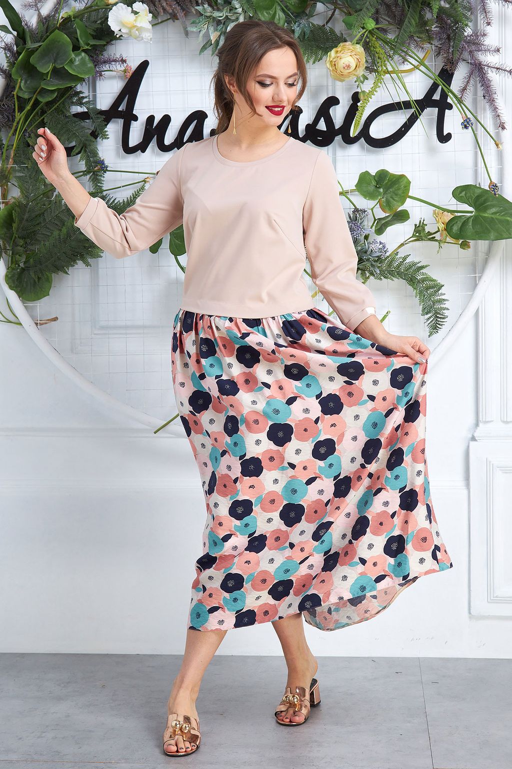 Платье летнее бежевое с юбкой с цветочным принтом - Almond фото 2