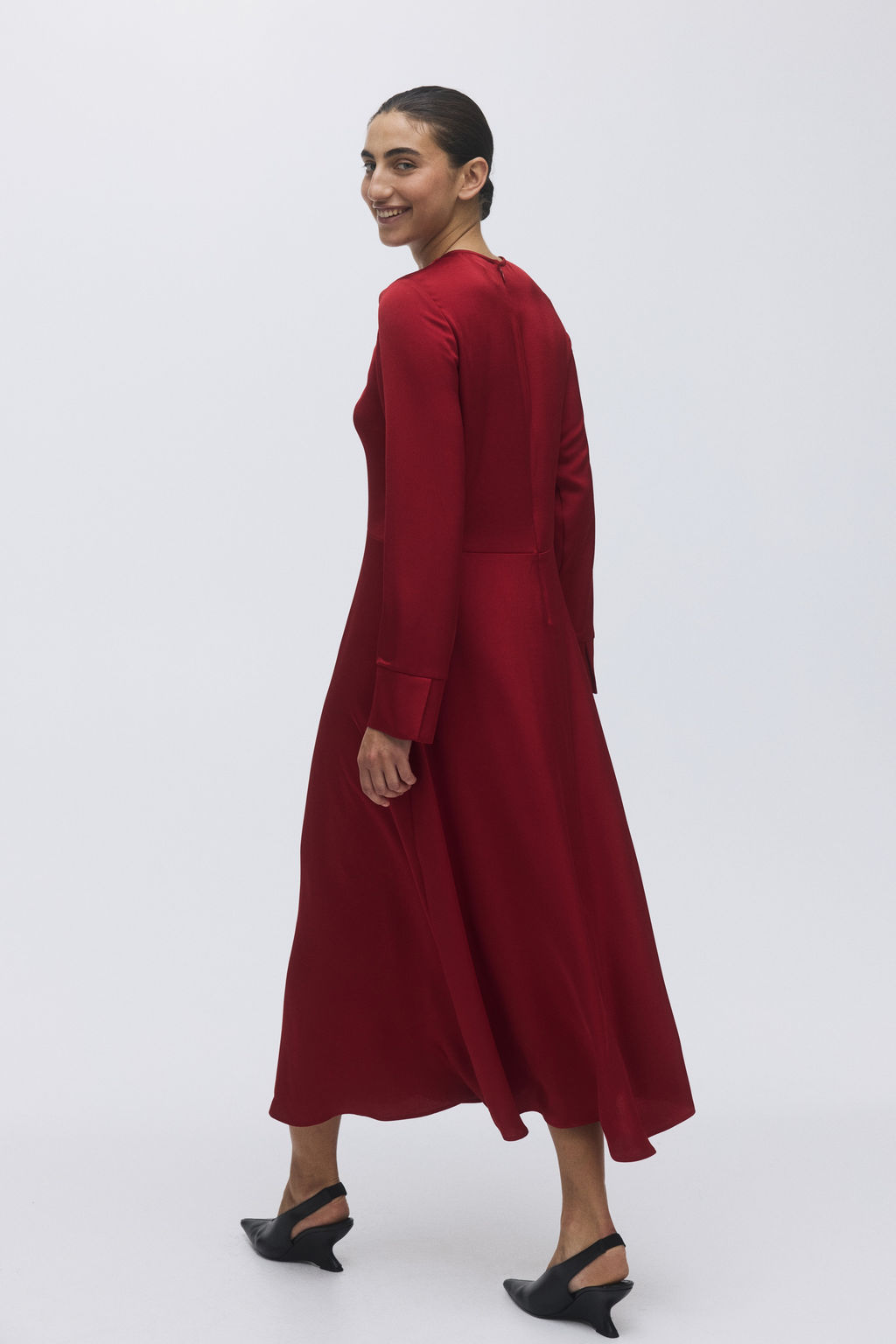 Vestido de sat?n con detalle girado - H&m фото 2