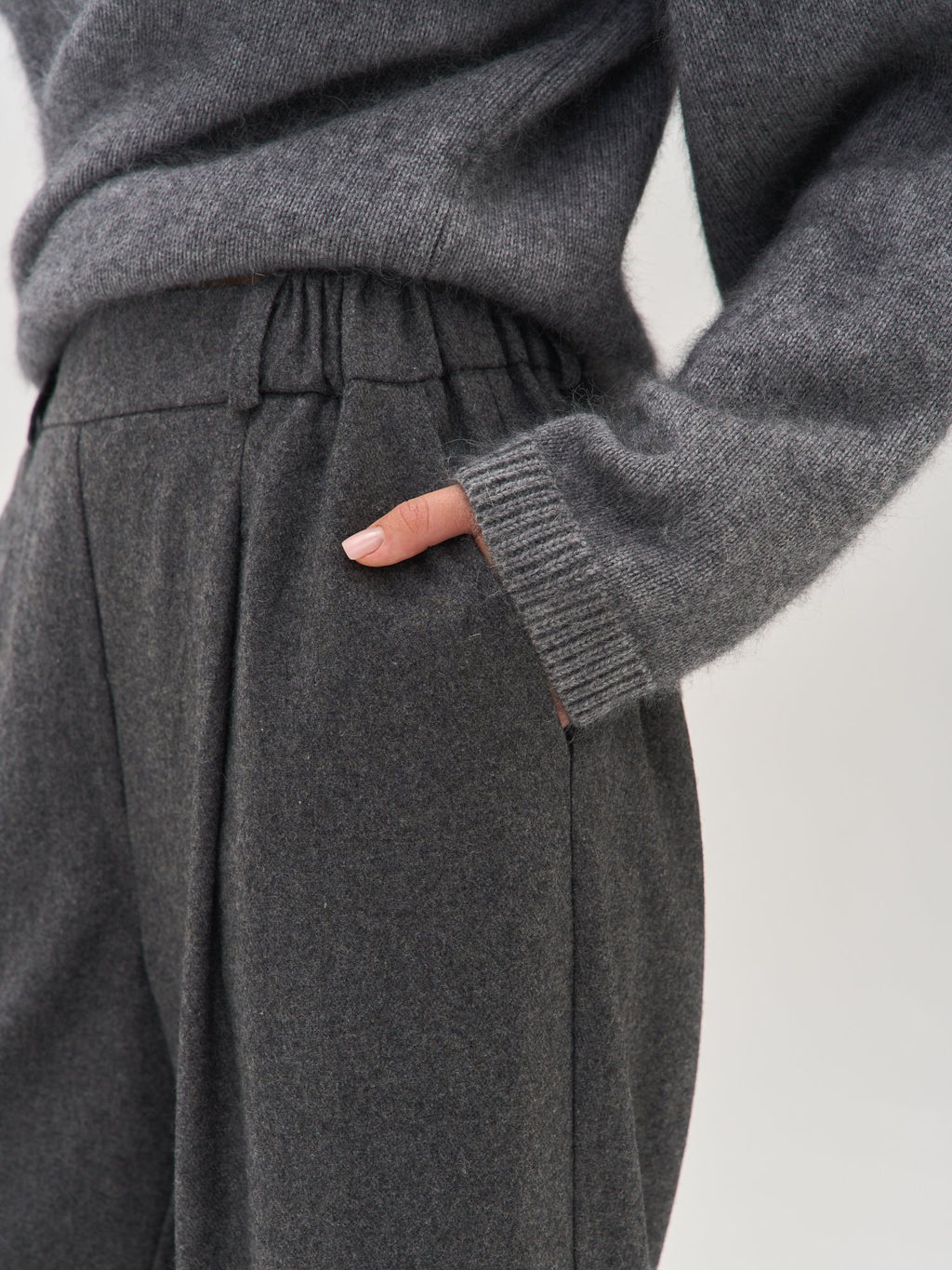 Брюки из смесовой шерсти "Графит" женские