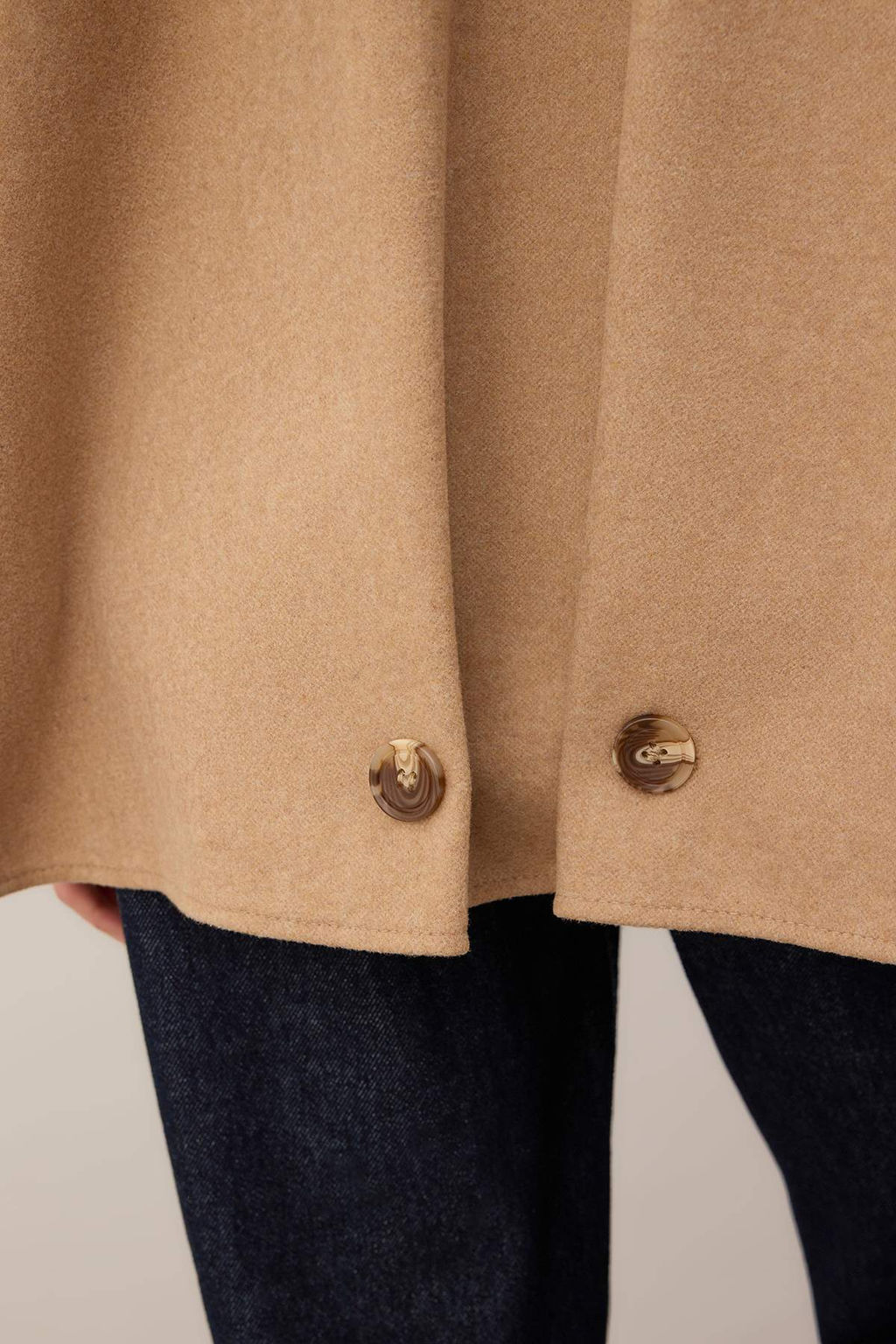 Bej Vucut Secmeyen Mono Kapama Oversize Midi Kase Kaban TWOAW26KB00064 - Trendyolmilla фото 7