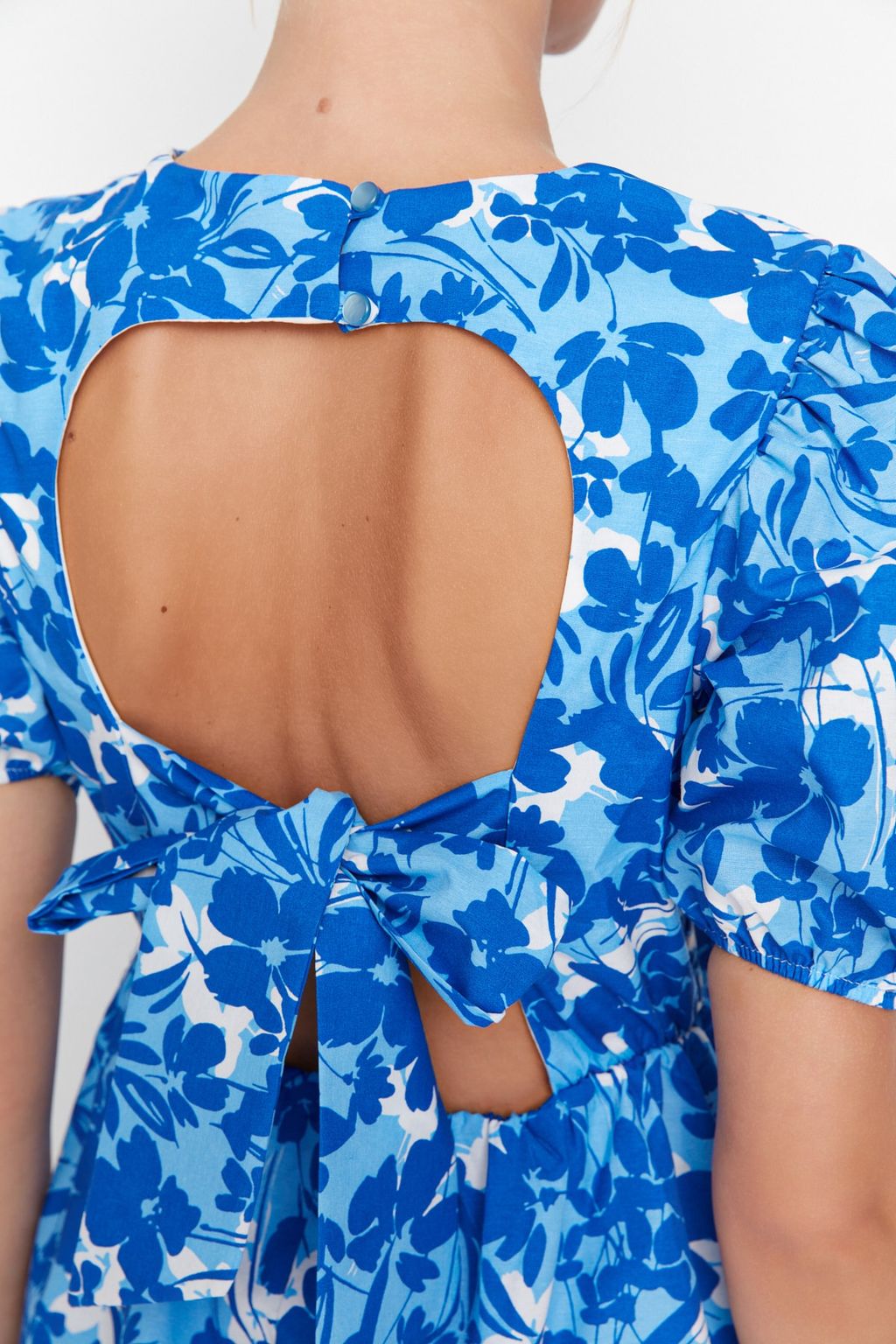 F?st?k Yesil Cicekli Etegi Belden Ac?lan Cut outl? K?sa / Mini Dokuma Elbise TWOSS22EL2858 - Trendyolmilla фото 8