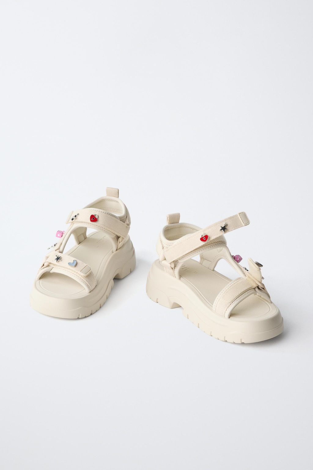 SANDALIA T?CNICA CHARMS / Blanco Crudo