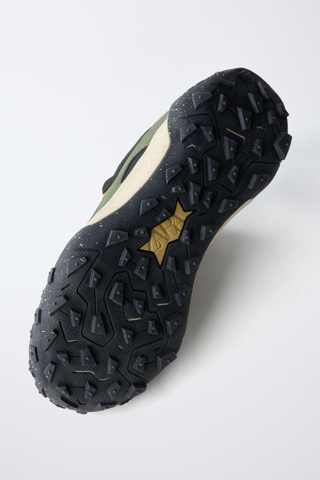 ZAPATILLA DEPORTIVA T?CNICA MULTIPIEZAS / Marr?n Arena - Zara фото 7