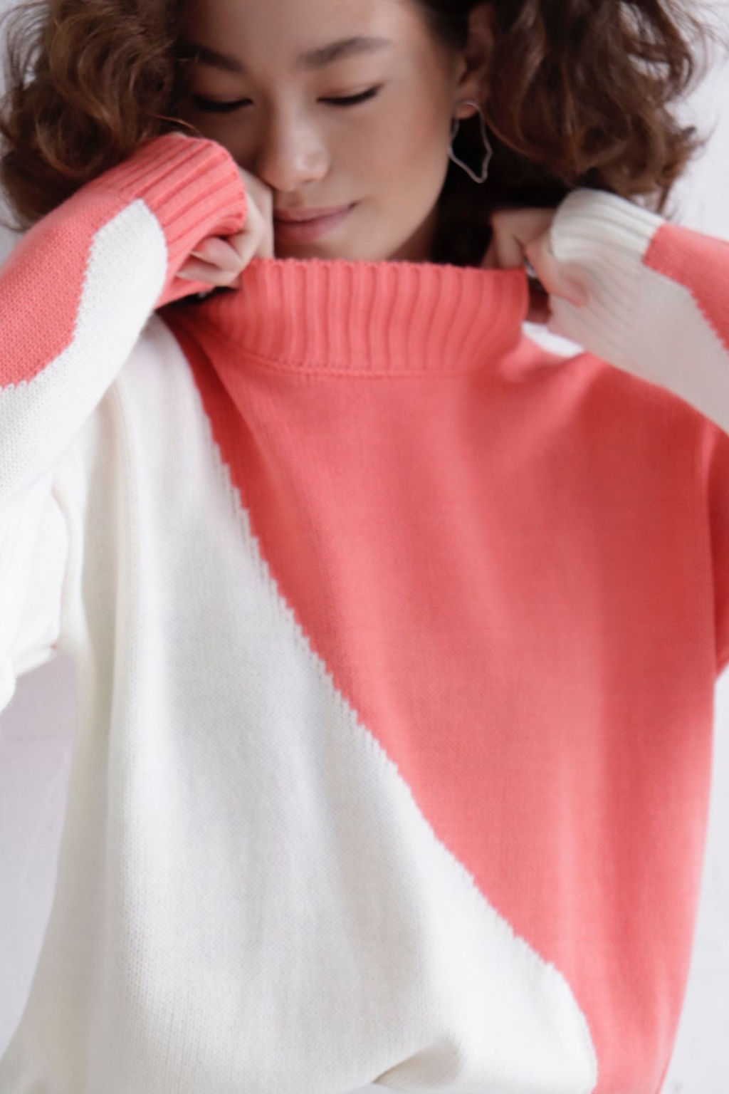 10080 Свитер кораллово-белый - Martichelli фото 7