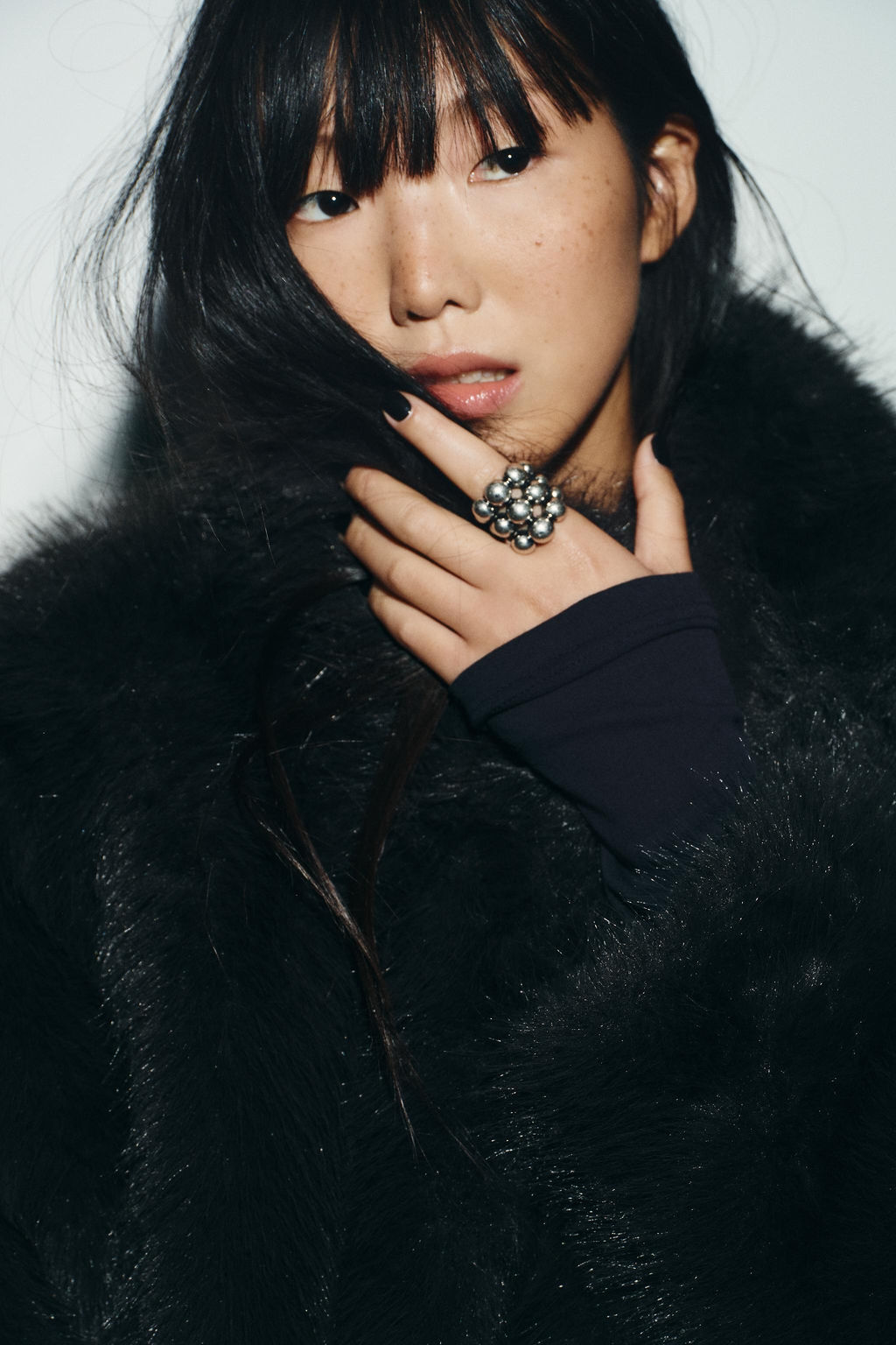 SHORT FAUX FUR COAT WITH TOGGLES - Zara фото 5