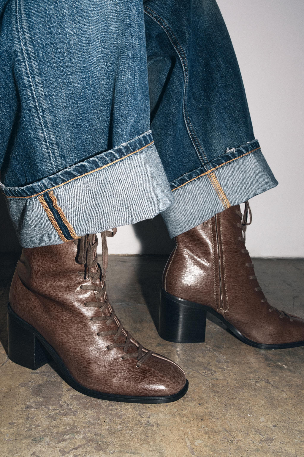 LEATHER LACE-UP ANKLE BOOTS - Zara фото 2