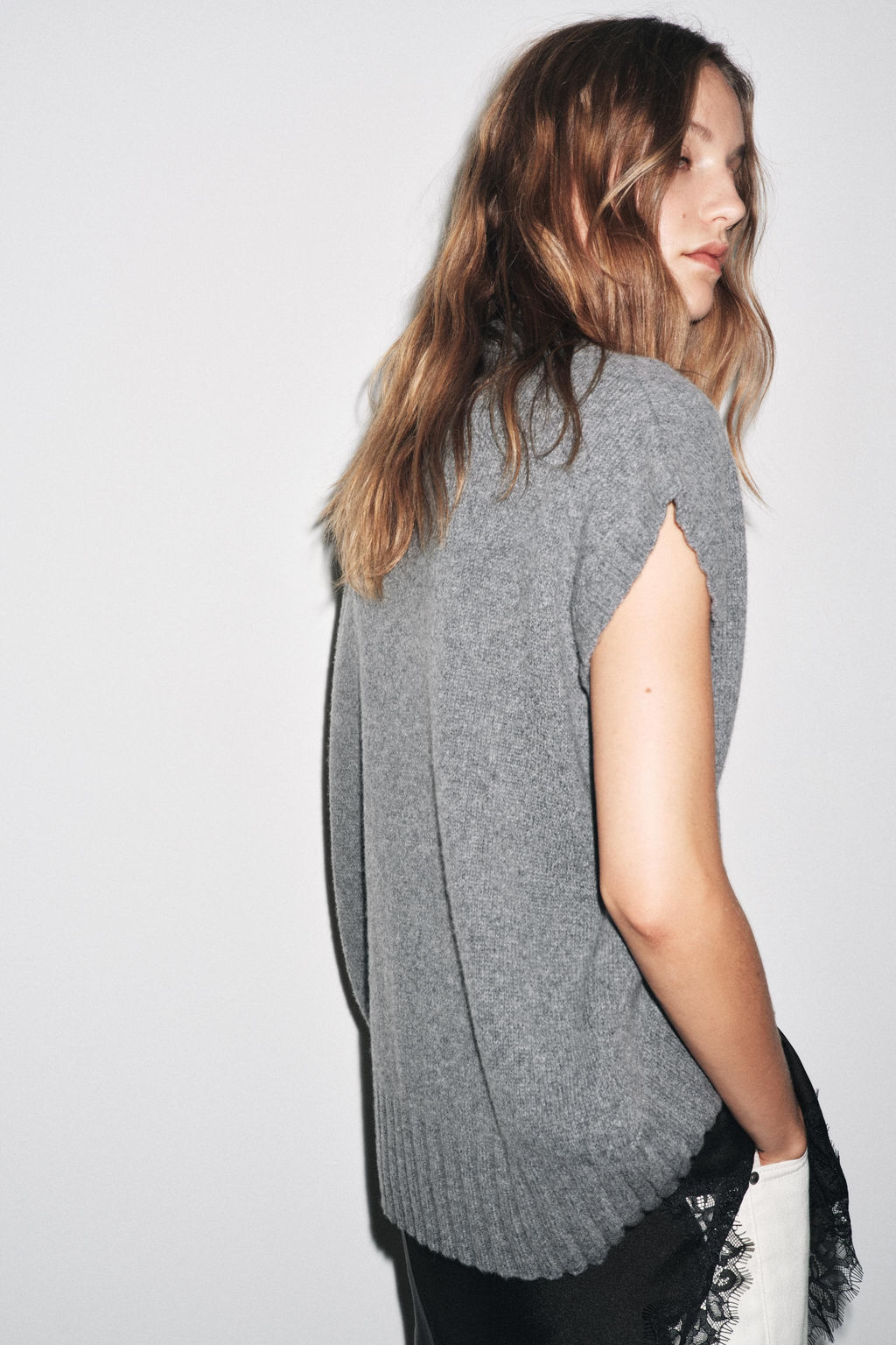 OVERSIZE WOOL-BLEND KNIT WAISTCOAT - Zara фото 4