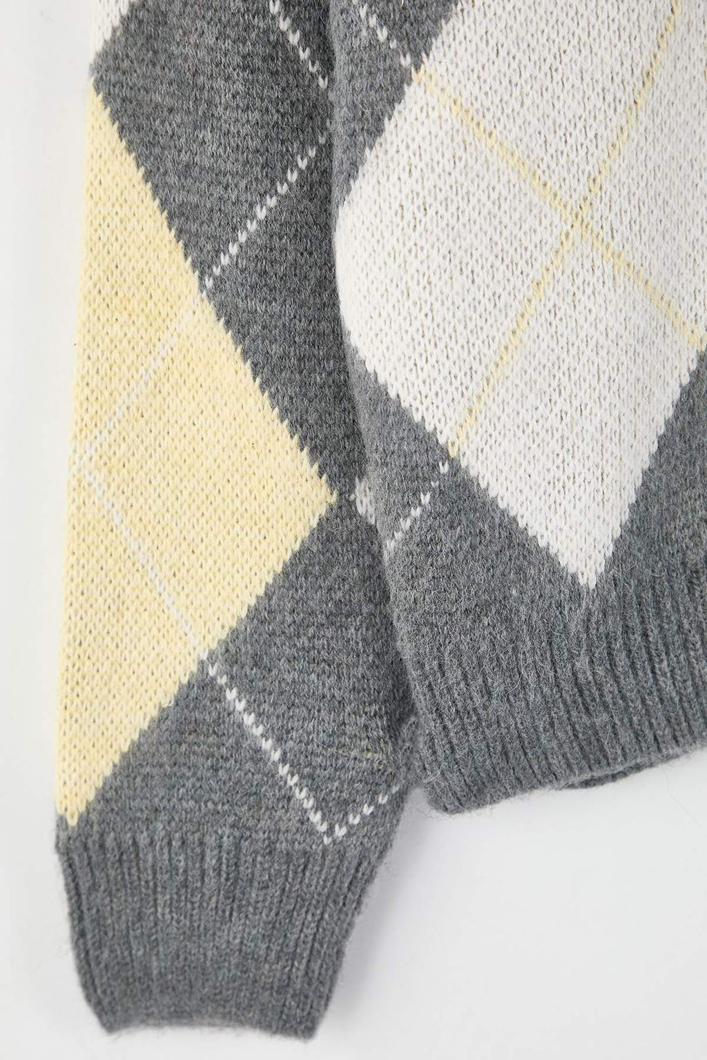 Gri Regular Bisiklet Yaka Ekose / Kareli Kazak TMNAW26KZ00000