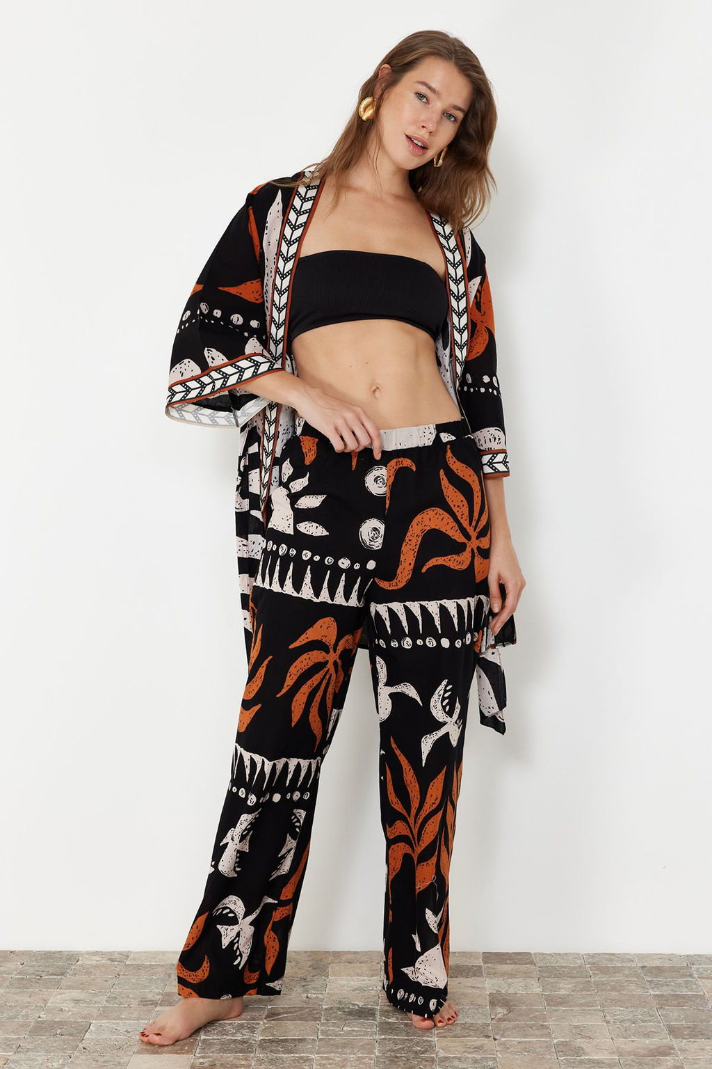 TRENDYOLMILLA Soyut Desenli Dokuma %100 Pamuklu Plaj Pantolon TBESS24PL00020