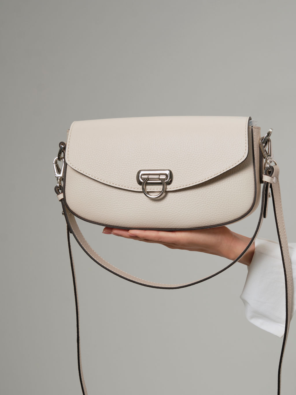 Сумка на плечо багет Azaro 31049 светлый крем