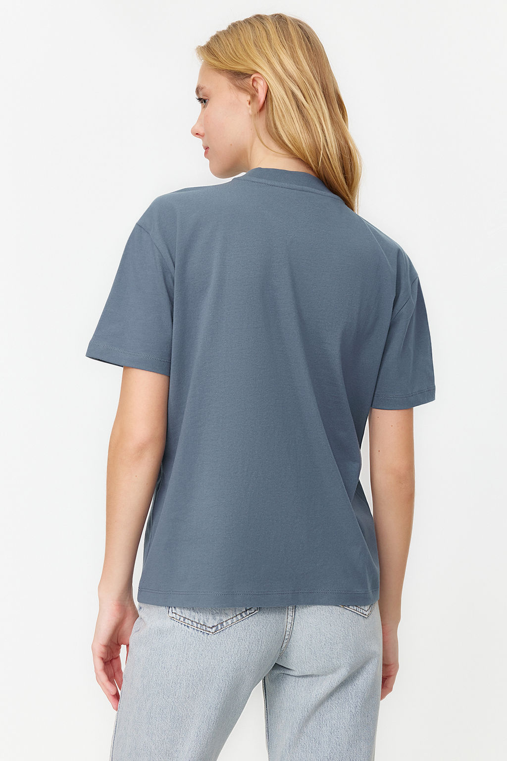 Koyu Gri %100 Pamuk Basic Regular/Normal Kal?p Dik Yaka Orme T-Shirt TWOAW20TS0096