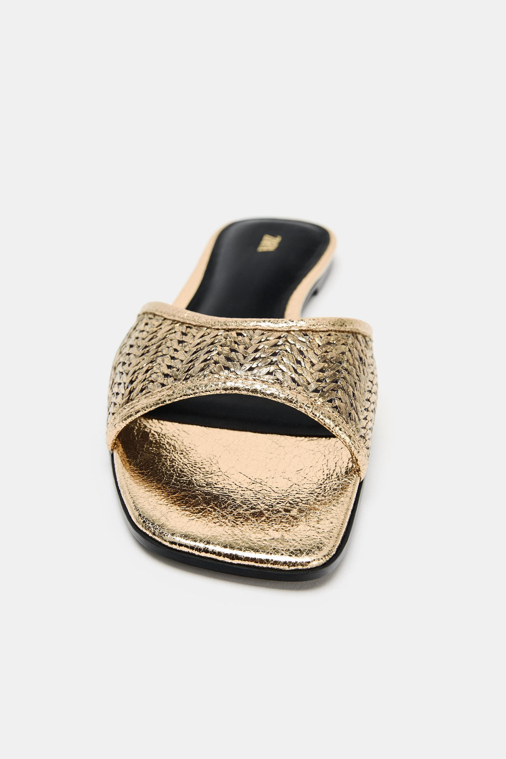 SANDALIA PLANA TRENZADA / Oro - Zara фото 3