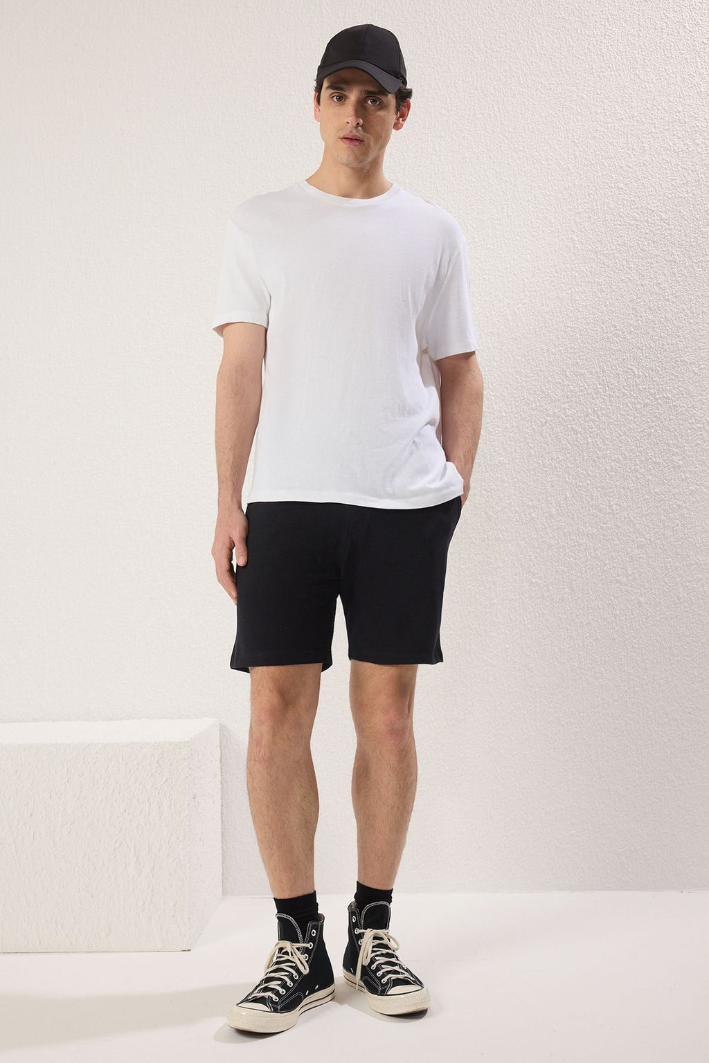 Siyah-Gri 2li Paket Regular/Normal Kesim %100 Pamuklu Dokulu Sort & Bermuda TMNSS25SR00040