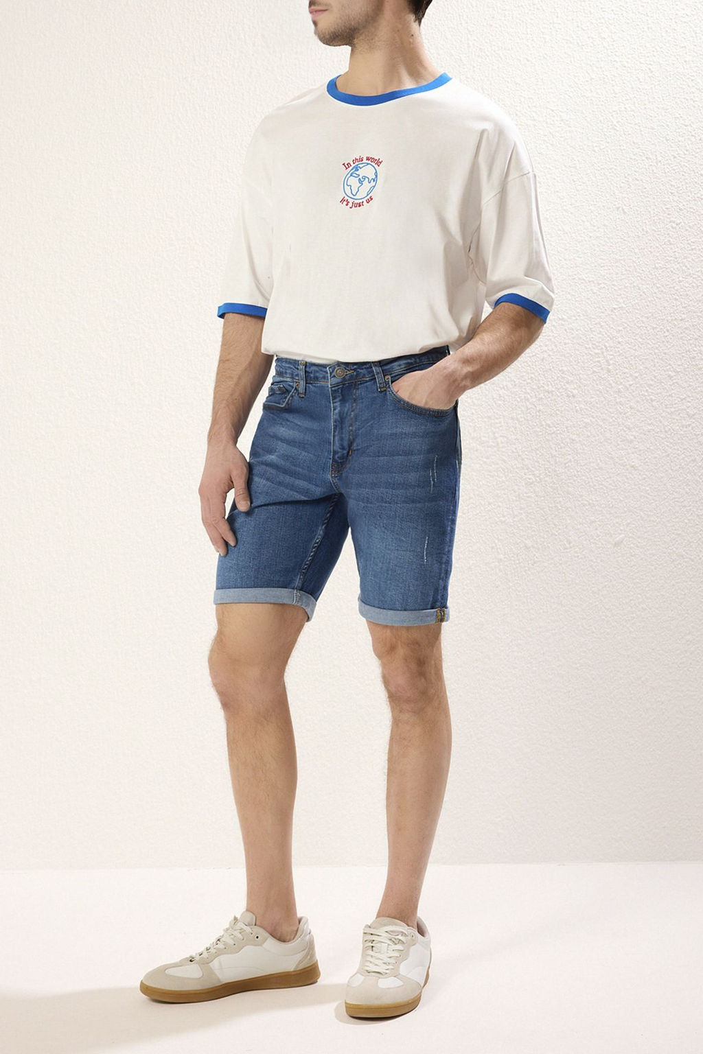 TRENDYOL MAN Mavi Slim Fit T?rm?k Destroylu Denim Kot Sort TMNSS21SR0727 - Trendyolmilla фото 2