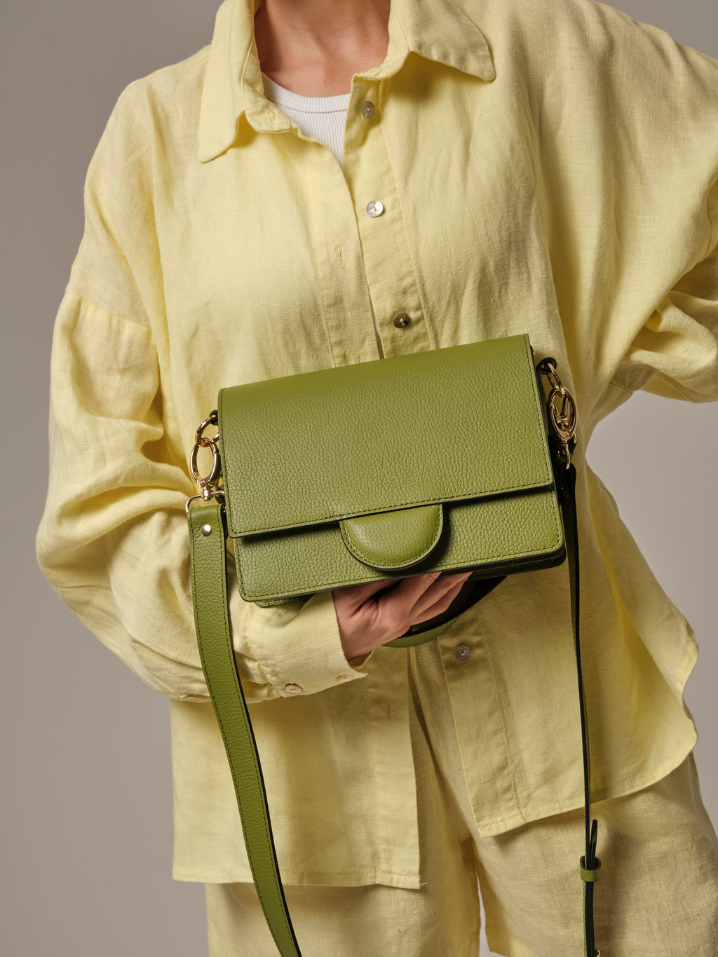 Сумка через плечо Deboro 30574 зеленый бамбук