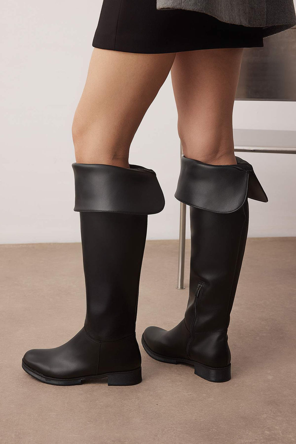 Siyah Duz Topuklu Cift Kullan?ml? Kad?n Diz Ustu Cizme TAKAW26CZ00033 - Trendyolmilla фото 6