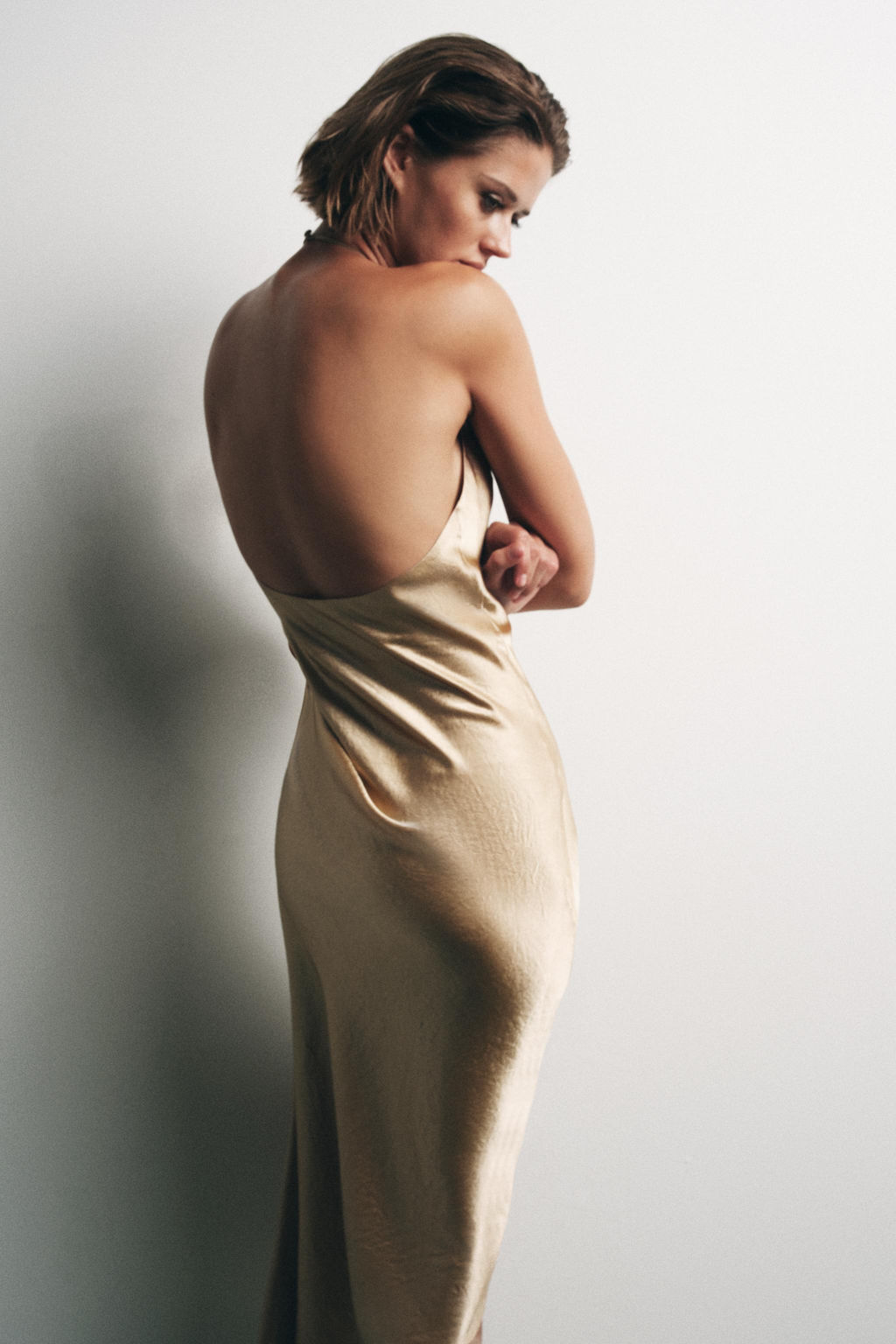 CRINKLE-EFFECT HALTER DRESS - Zara фото 3