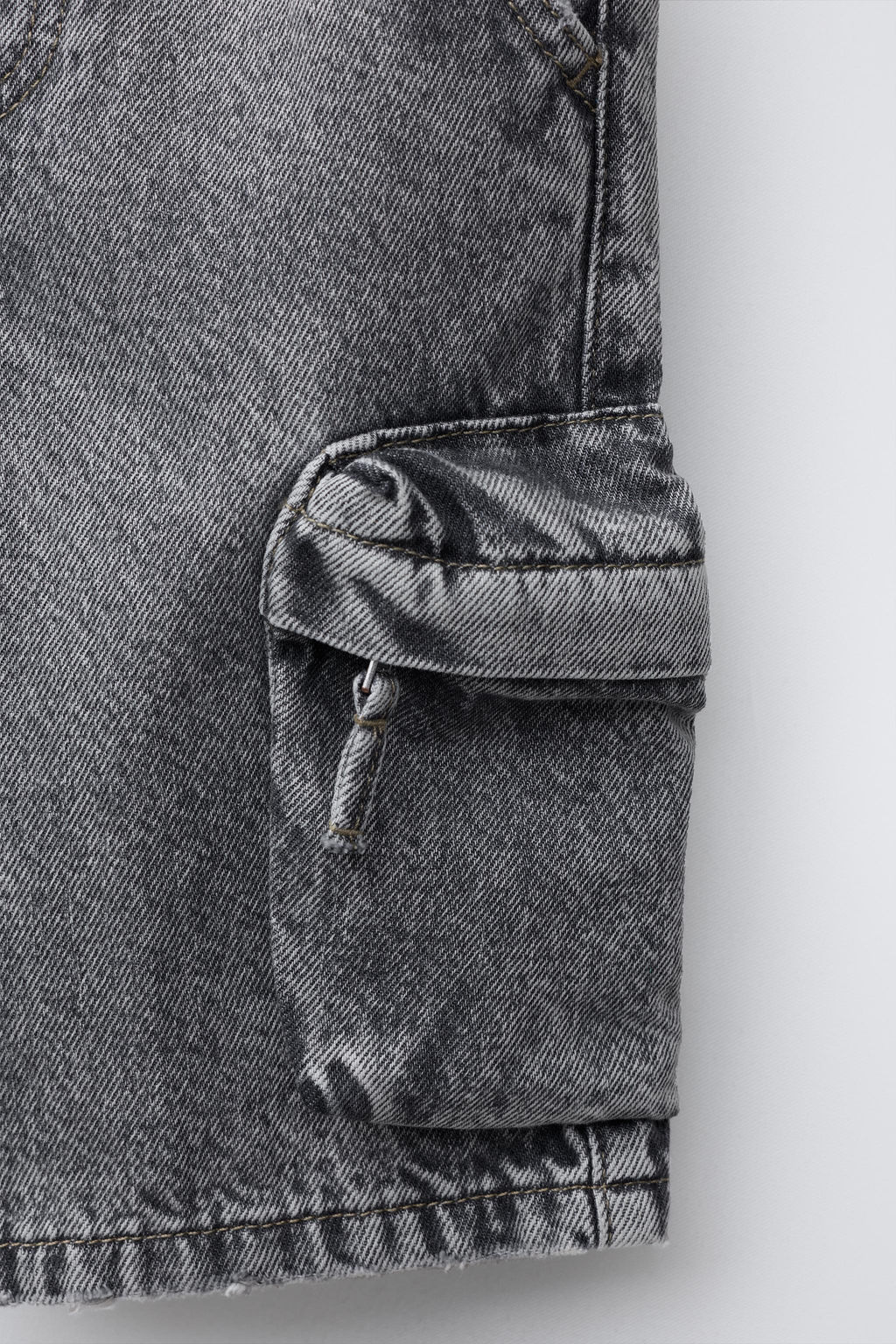BERMUDA DENIM CARGO URBAN / Gris medio - Zara фото 4
