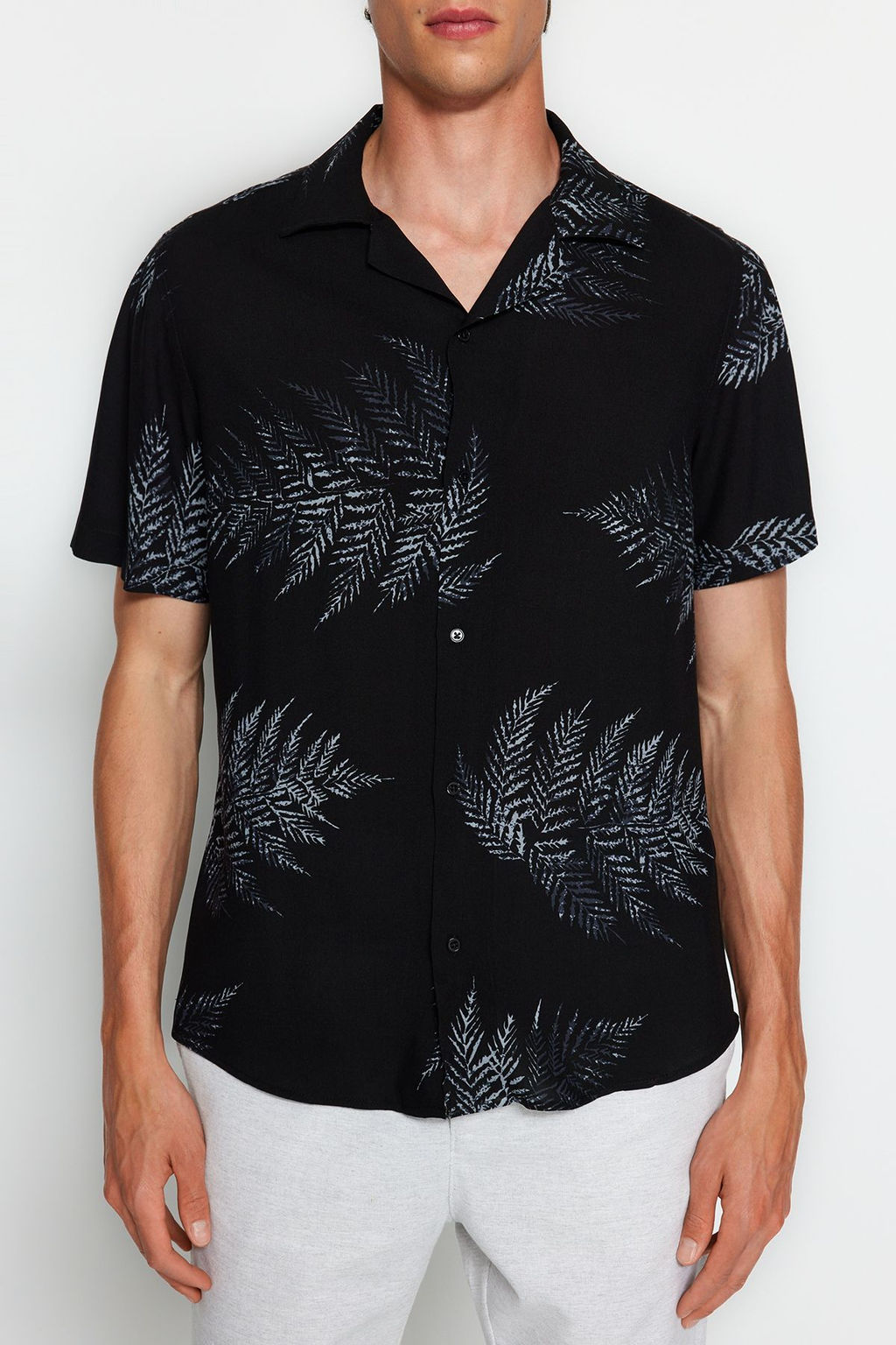 TRENDYOL MAN Siyah Regular Fit Apas Yaka K?sa Kol Salas Gomlek TMNSS20GO0574 - Trendyolmilla фото 3